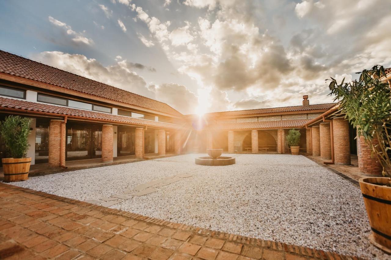 Chateau Mosmieri Hotel & Winery Telavi Exterior photo